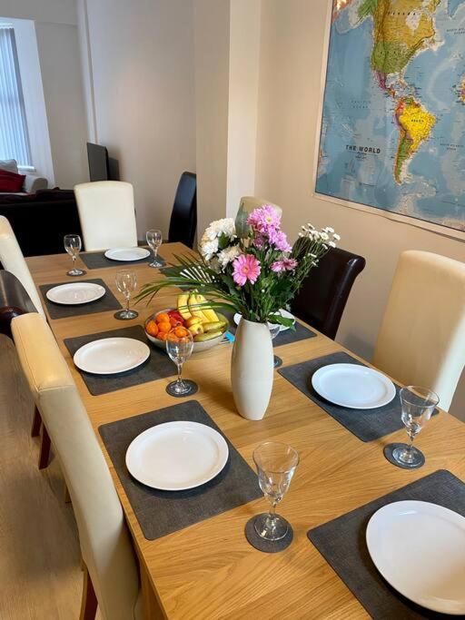 Eden Stay 5 Bedroom House Моркем Екстер'єр фото